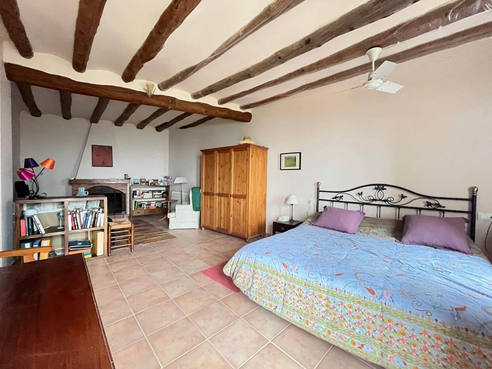 4 bedroom Finca/Country House for sale in Argencola - € 225,750 (Ref: 8946824)