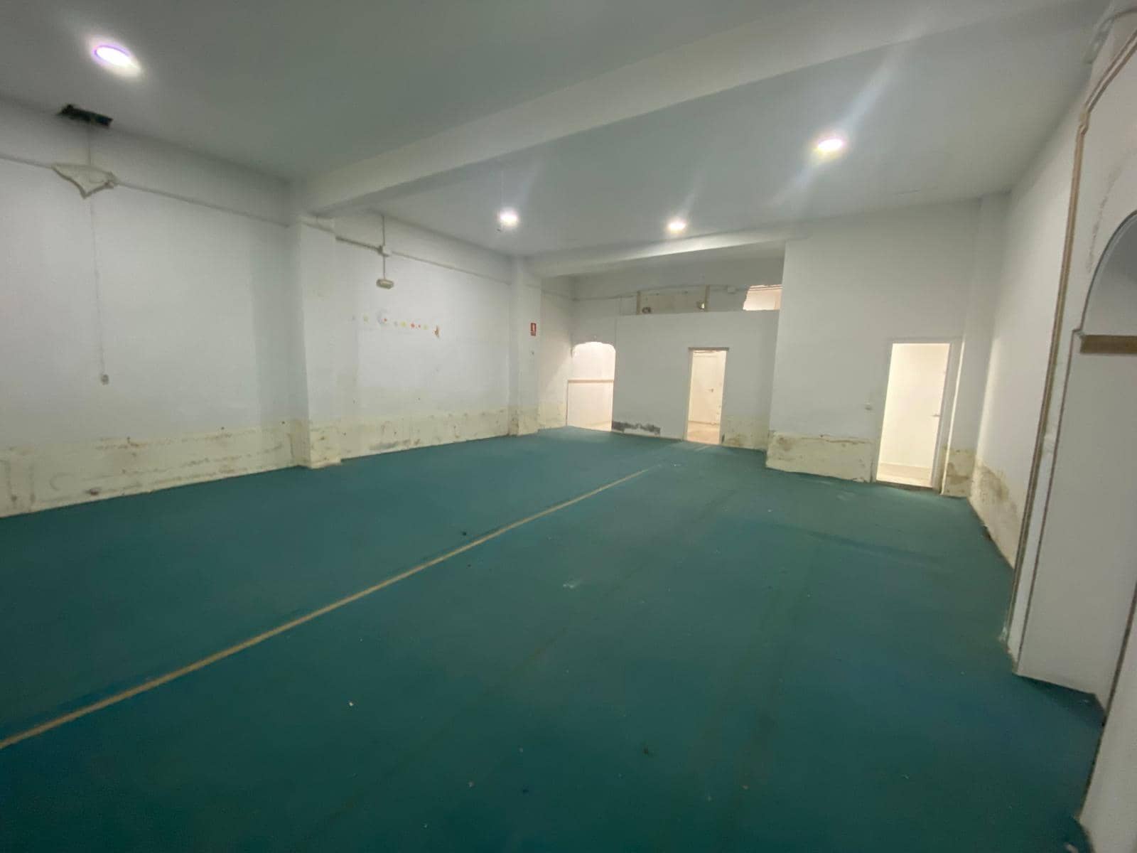 Commerciale in vendita in Vilanova del Cami con garage - 75.000 € (Rif: 8949001)