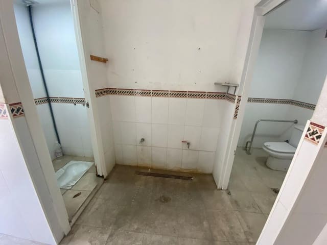 Commerciale in vendita in Vilanova del Camí con garage - 75.000 € (Rif: 8949001)