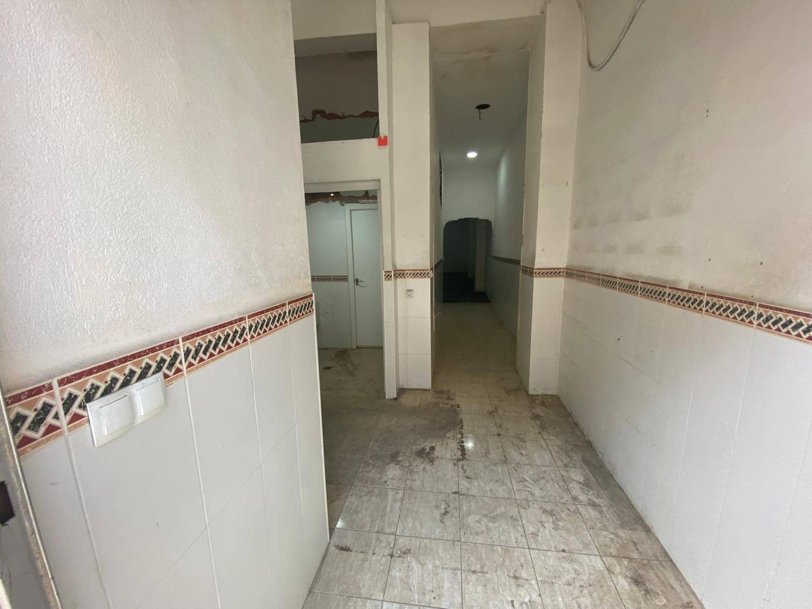 Commerciale in vendita in Vilanova del Cami con garage - 75.000 € (Rif: 8949001)