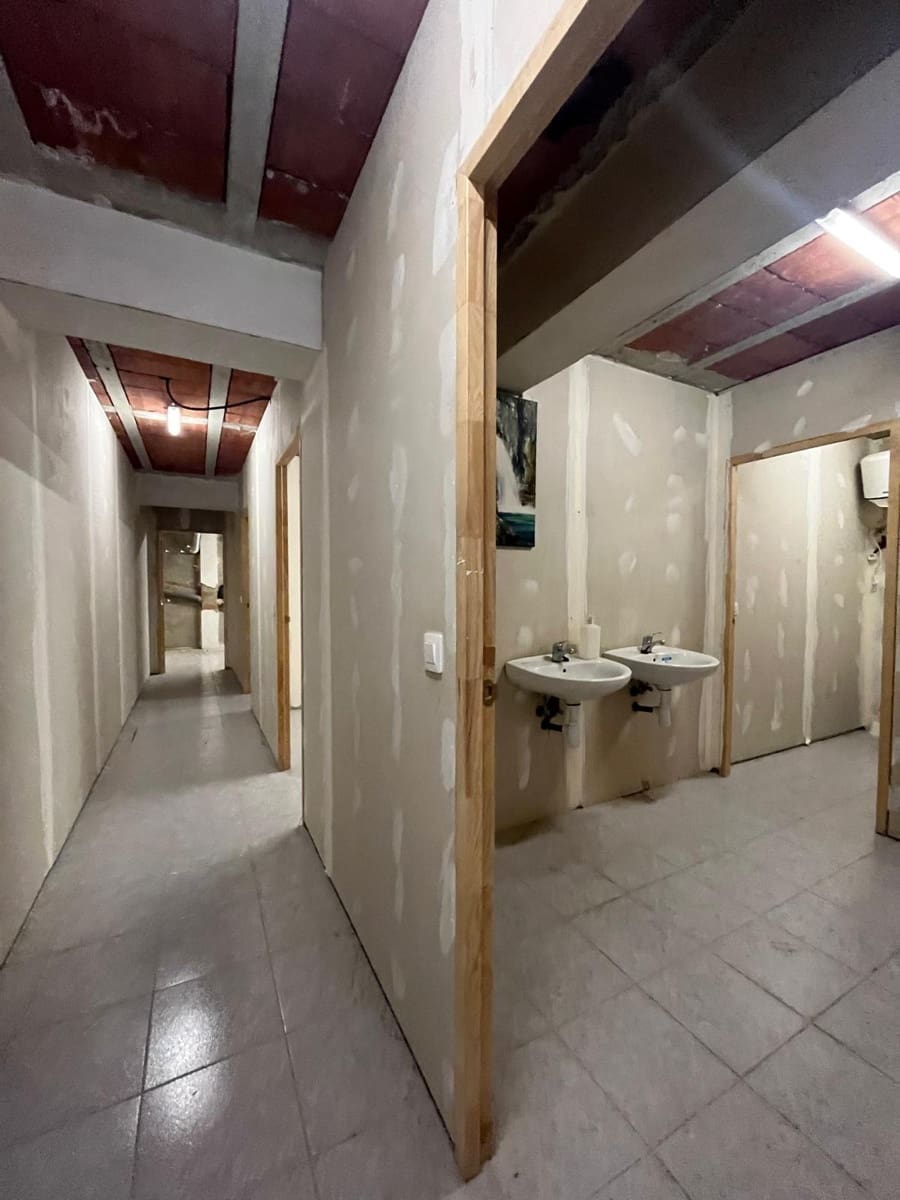 4 chambre Local Commercial à vendre à Igualada avec garage - 108 000 € (Ref: 8957075)