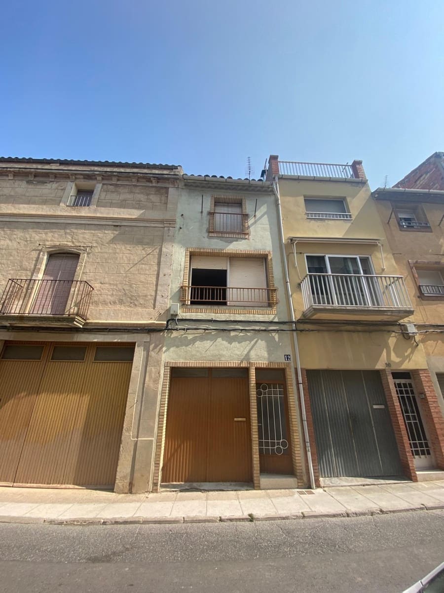 4 makuuhuone Omakotitalo myytävänä paikassa Santa Coloma de Queralt mukana 
autotalli - 86 000 € (Ref: 9034457)