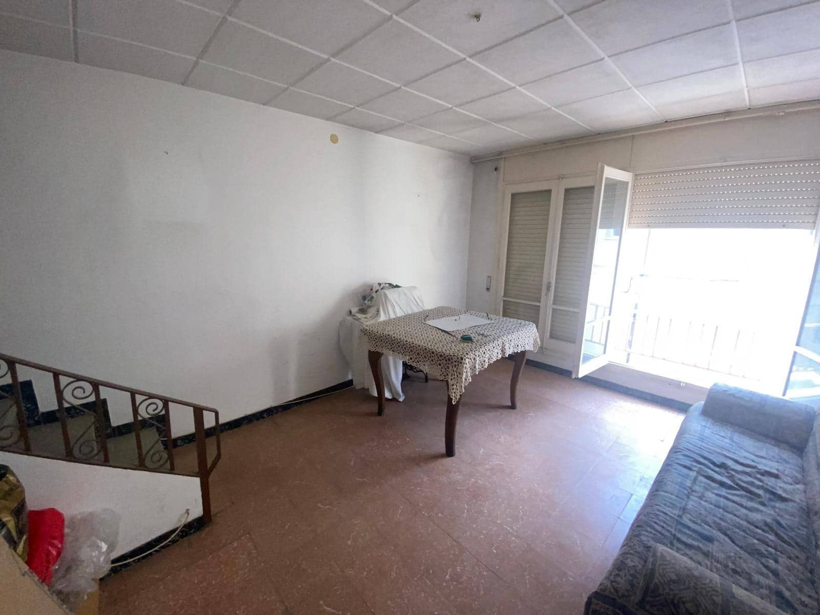 4 makuuhuone Omakotitalo myytävänä paikassa Santa Coloma de Queralt mukana 
autotalli - 86 000 € (Ref: 9034457)