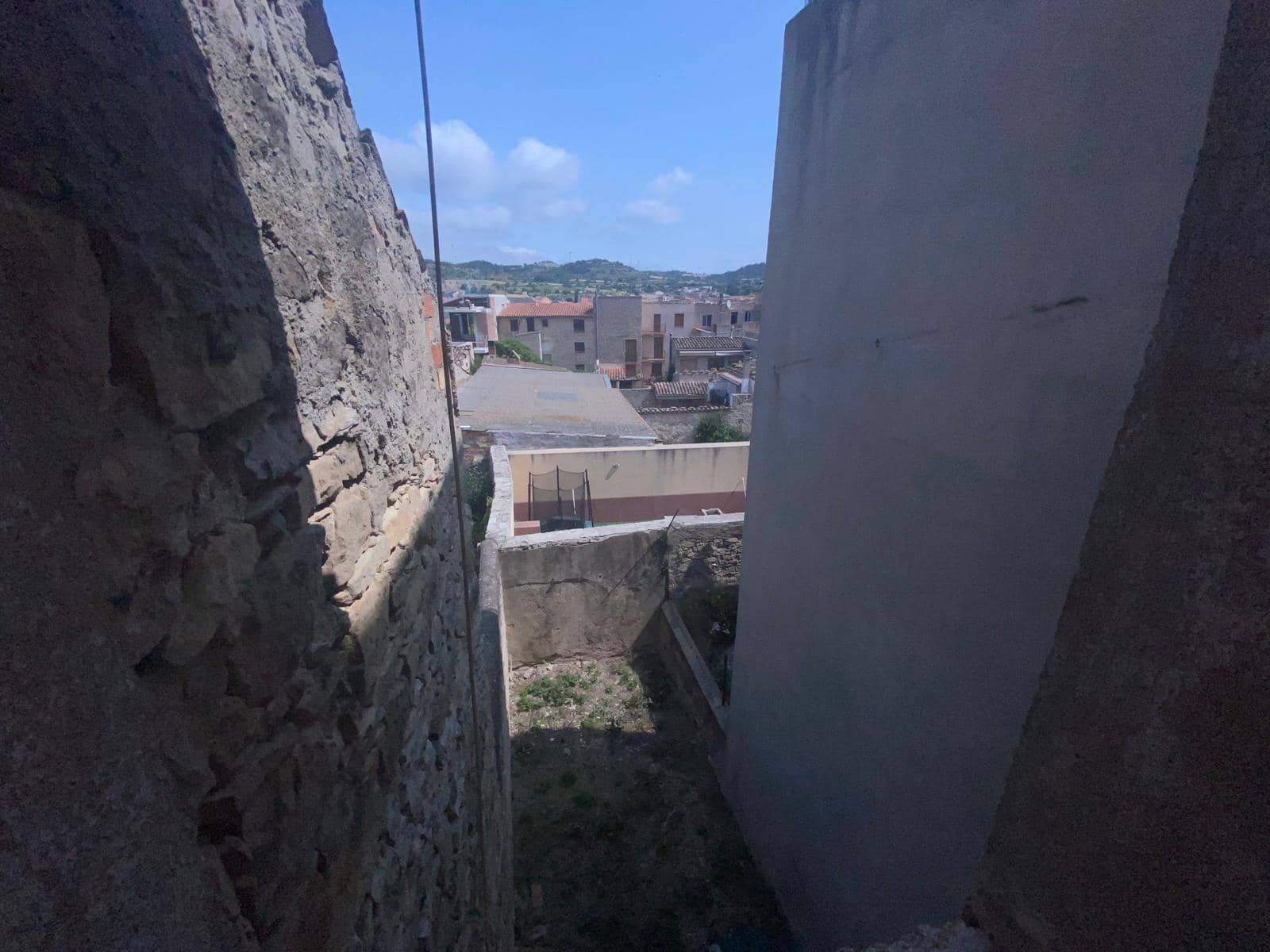 4 makuuhuone Omakotitalo myytävänä paikassa Santa Coloma de Queralt mukana 
autotalli - 86 000 € (Ref: 9034457)