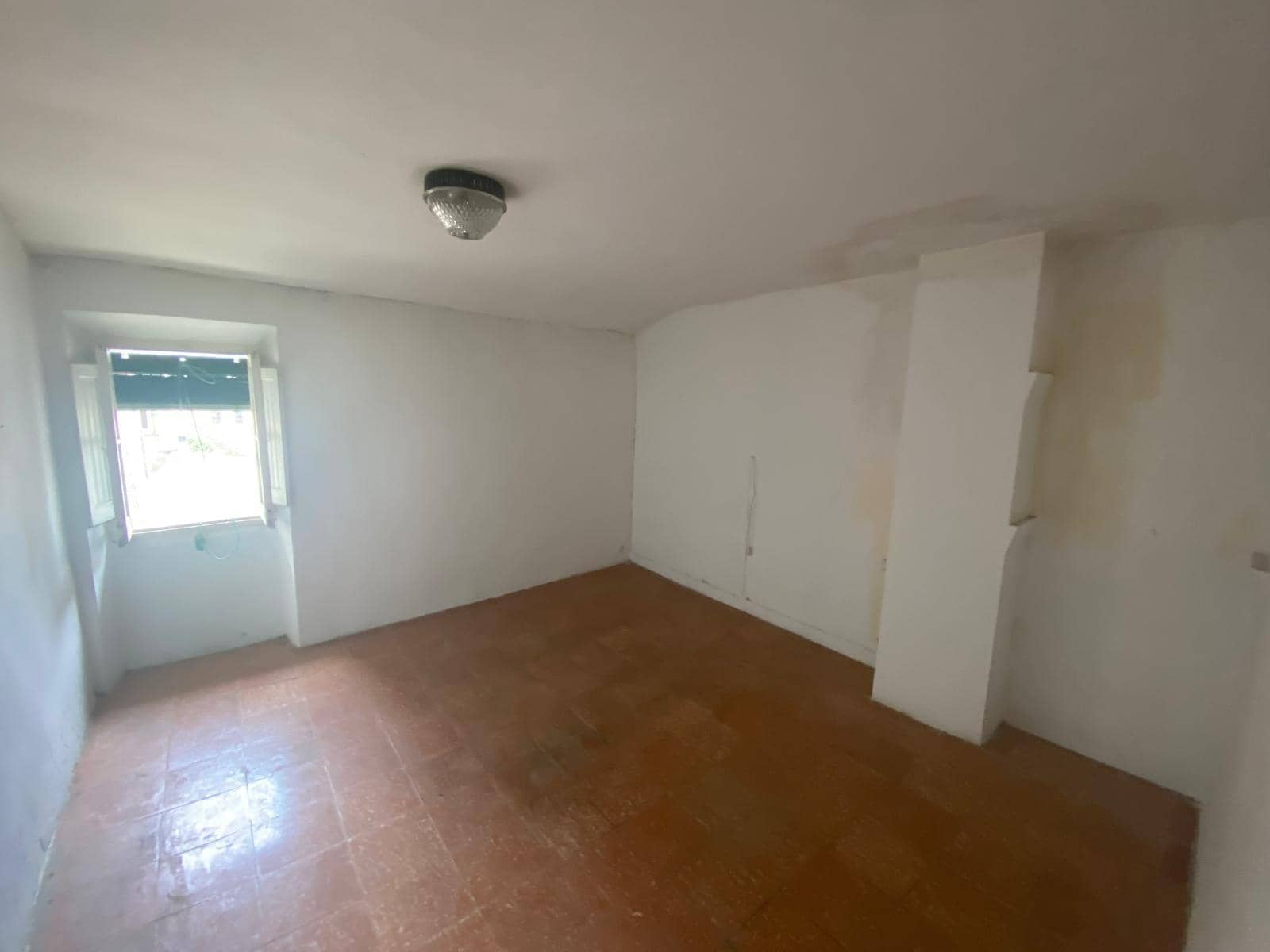 4 makuuhuone Omakotitalo myytävänä paikassa Santa Coloma de Queralt mukana 
autotalli - 86 000 € (Ref: 9034457)