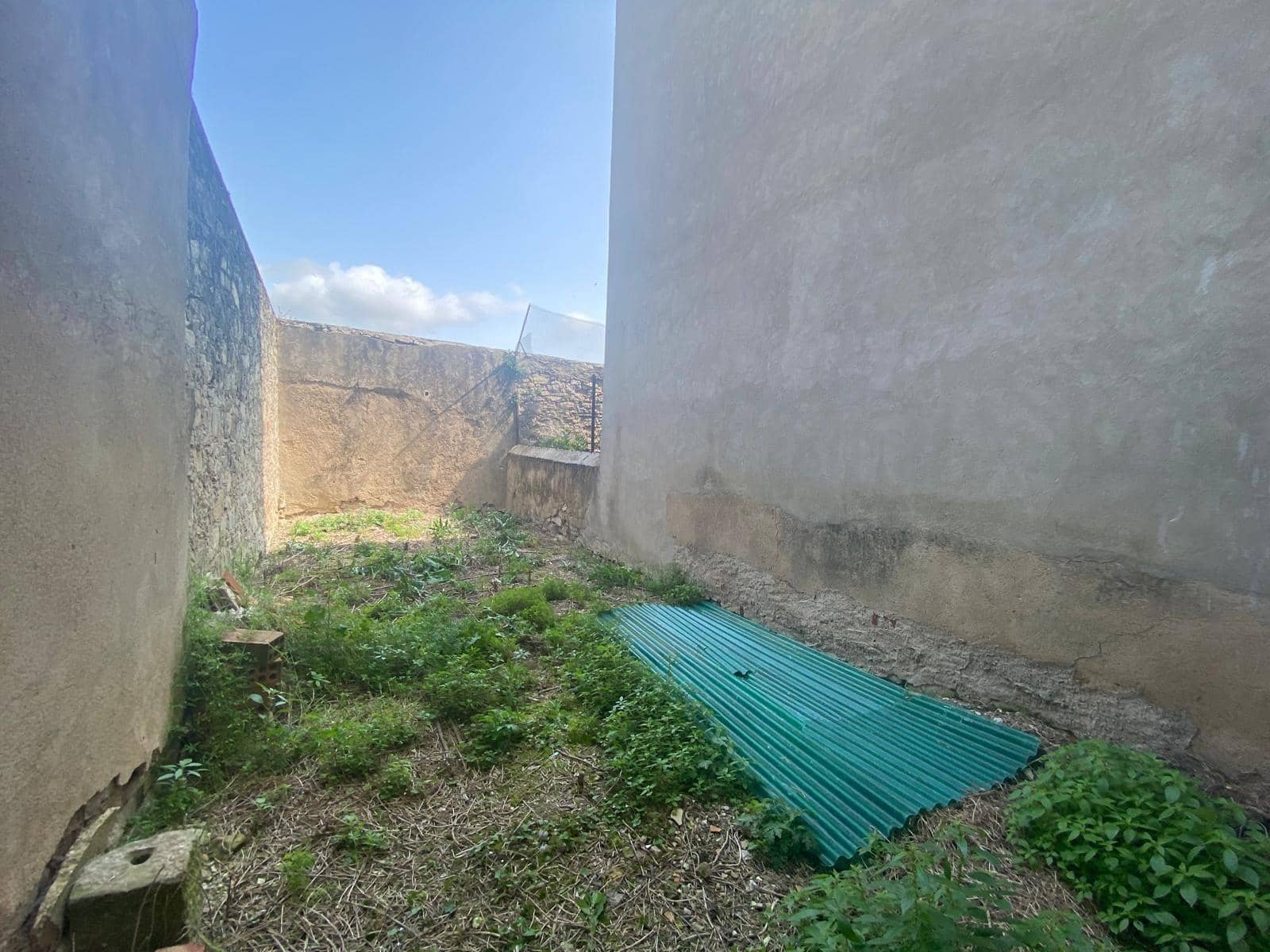 4 makuuhuone Omakotitalo myytävänä paikassa Santa Coloma de Queralt mukana 
autotalli - 86 000 € (Ref: 9034457)