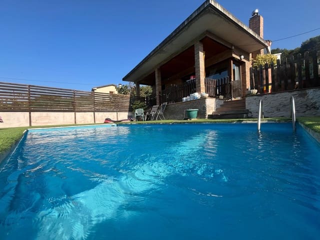 3 soveværelse Villa til salg i La Pobla de Claramunt med swimmingpool - € 320.000 (Ref: 9085249)