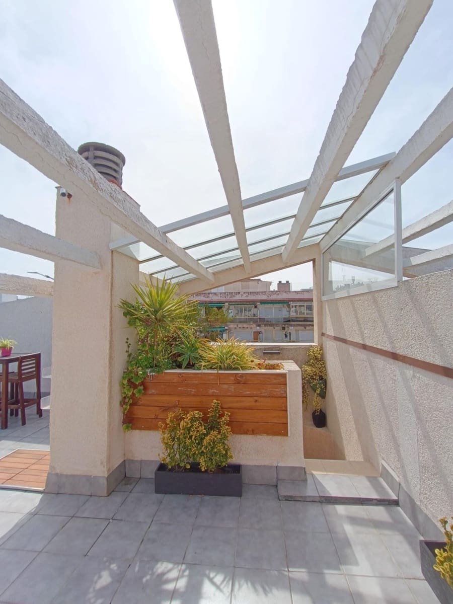 2 soveværelse Penthouse til salg i Salou med swimmingpool garage - € 235.000 (Ref: 9089755)