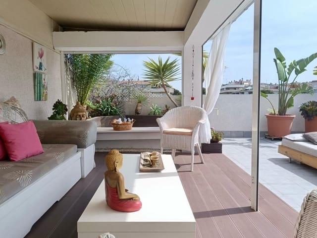 2 soverom Penthouse til salgs i Salou med svømmebasseng garasje - € 249 000 (Ref: 9089755)