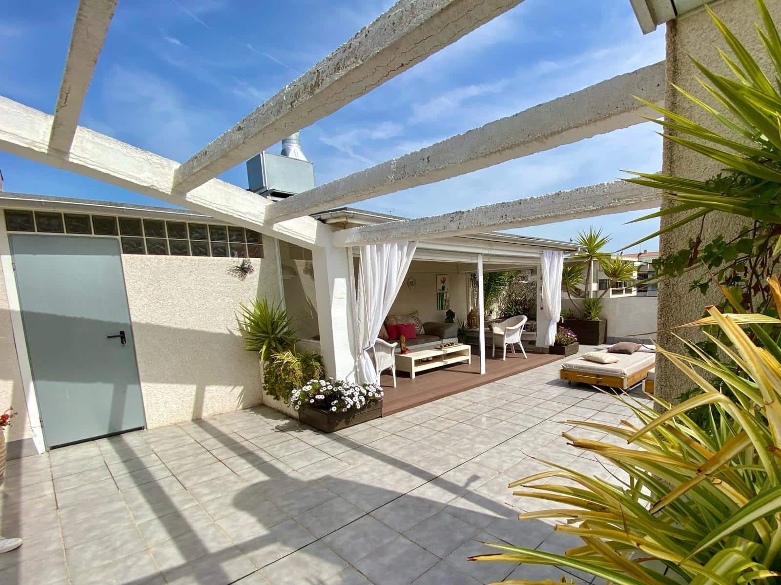 2 soveværelse Penthouse til salg i Salou med swimmingpool garage - € 235.000 (Ref: 9089755)