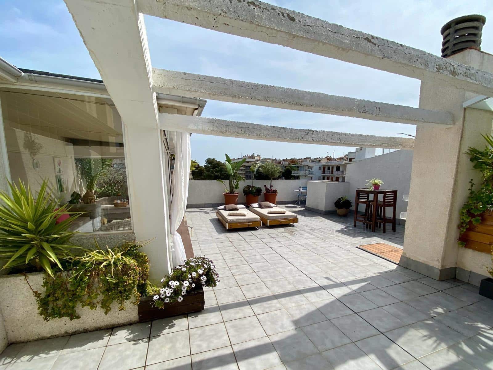 2 soveværelse Penthouse til salg i Salou med swimmingpool garage - € 235.000 (Ref: 9089755)