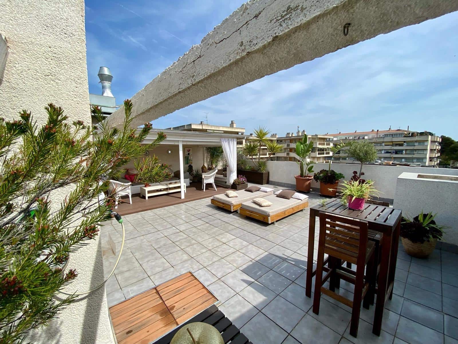 2 soveværelse Penthouse til salg i Salou med swimmingpool garage - € 235.000 (Ref: 9089755)