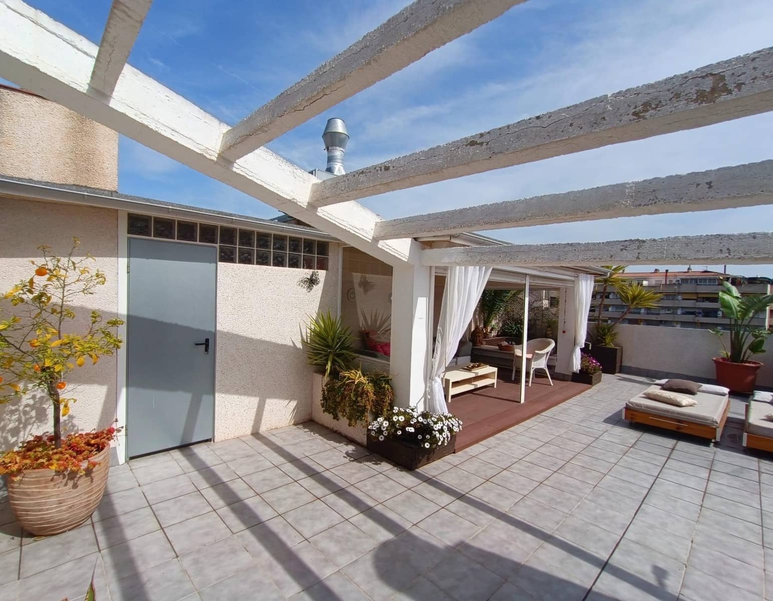 2 soveværelse Penthouse til salg i Salou med swimmingpool garage - € 235.000 (Ref: 9089755)