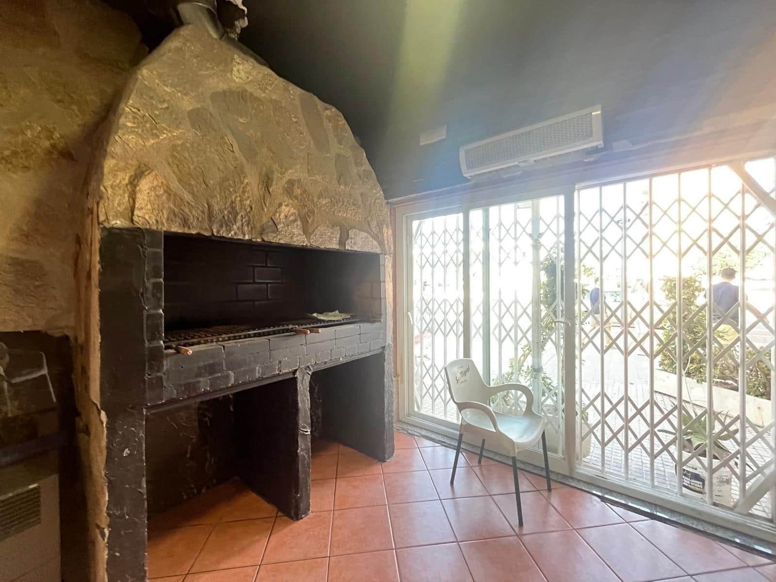 Erhverv til salg i Tarragona by - € 398.000 (Ref: 9106509)