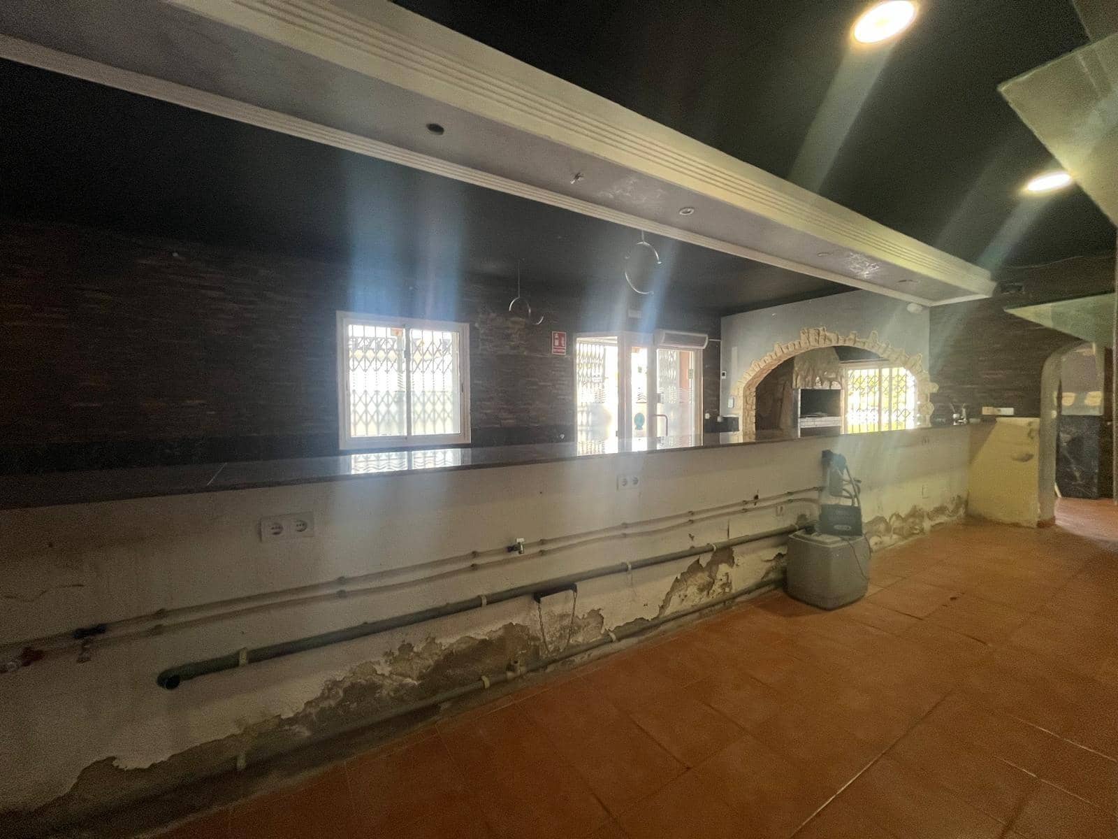 Erhverv til salg i Tarragona by - € 398.000 (Ref: 9106509)