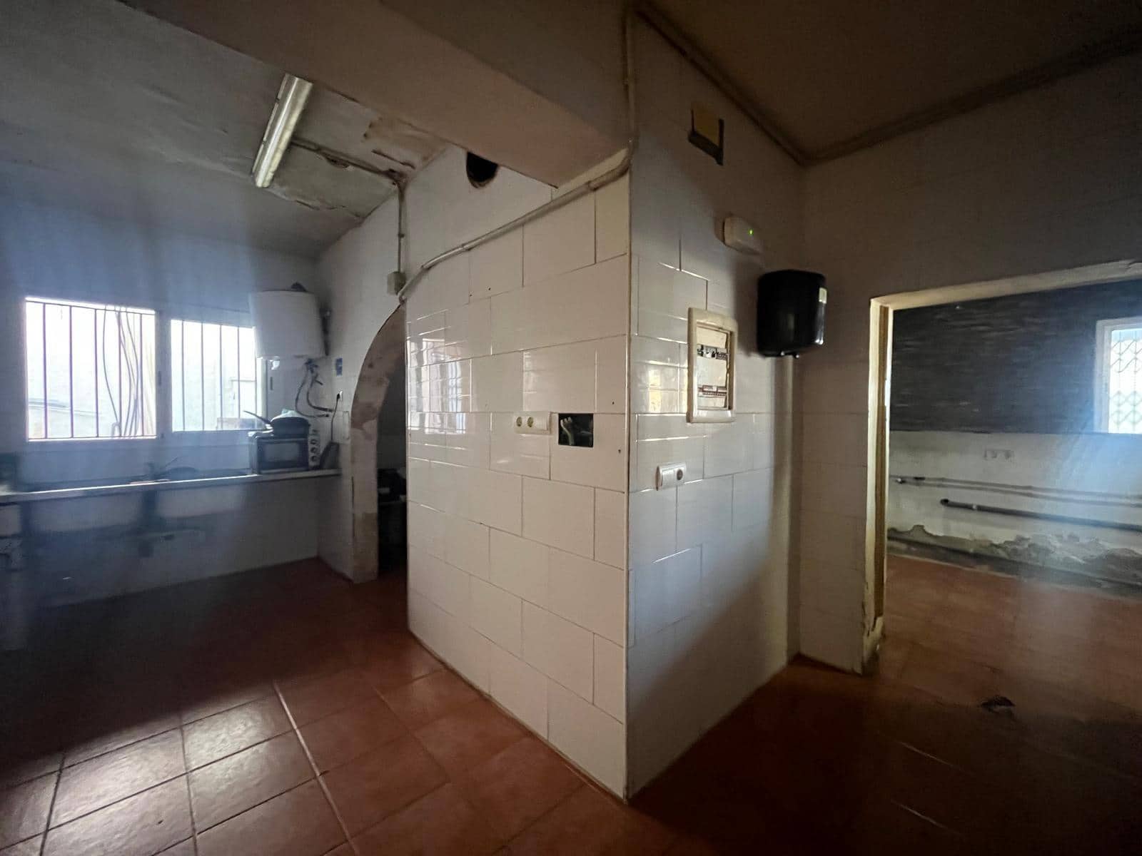 Erhverv til salg i Tarragona by - € 398.000 (Ref: 9106509)