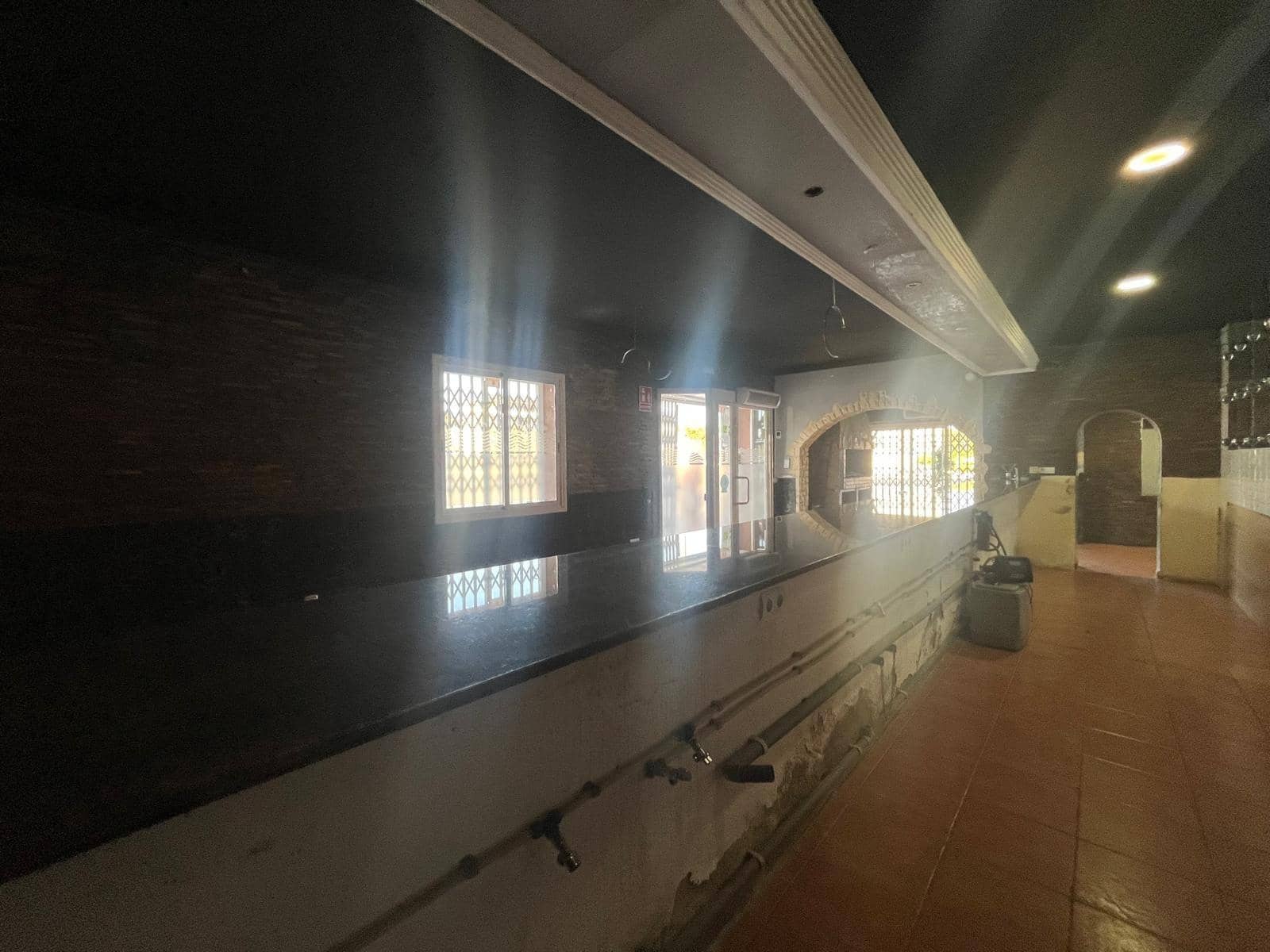 Erhverv til salg i Tarragona by - € 398.000 (Ref: 9106509)