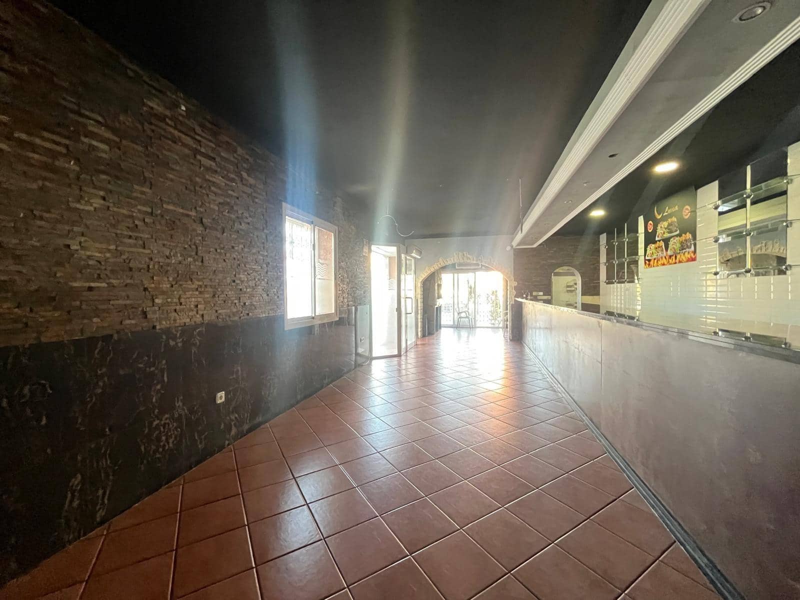 Erhverv til salg i Tarragona by - € 398.000 (Ref: 9106509)