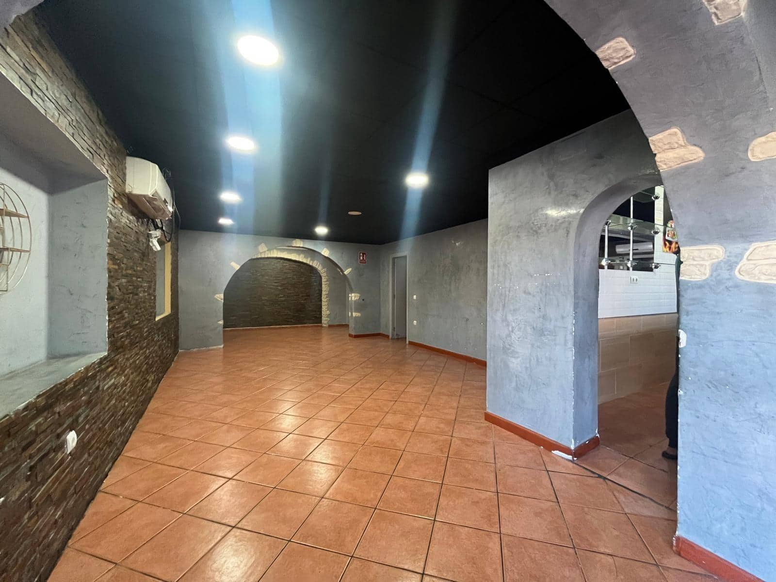 Erhverv til salg i Tarragona by - € 398.000 (Ref: 9106509)