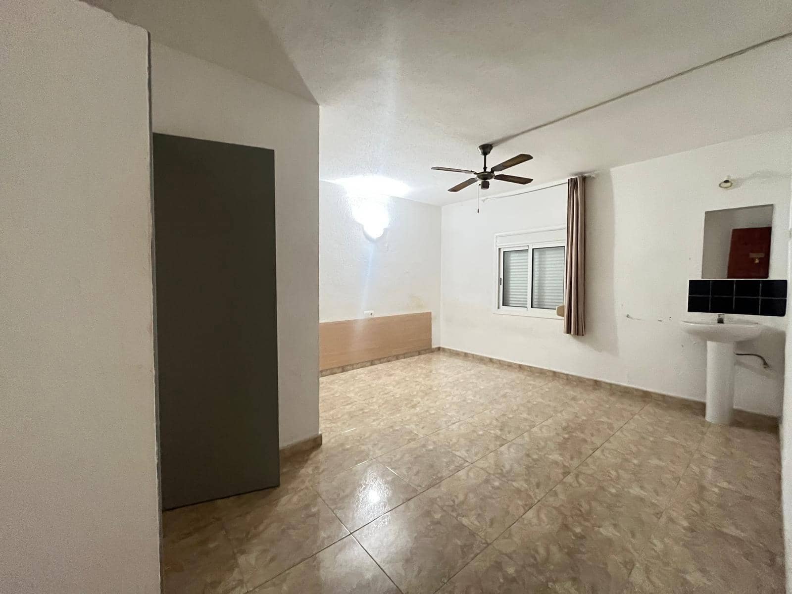 Erhverv til salg i Tarragona by - € 398.000 (Ref: 9106509)