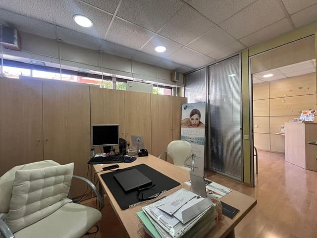 4 soveværelse Erhverv til salg i Igualada - € 100.000 (Ref: 9118693)
