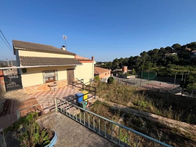 3 soveværelse Finca/Landehus til salg i La Torre de Claramunt med garage - € 180.000 (Ref: 9152139)