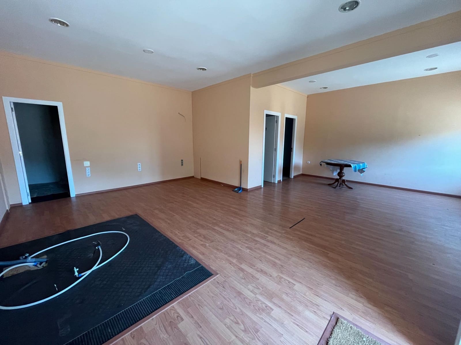 3 soverom Finca/Herregård til salgs i La Torre de Claramunt med garasje - € 170 000 (Ref: 9152139)