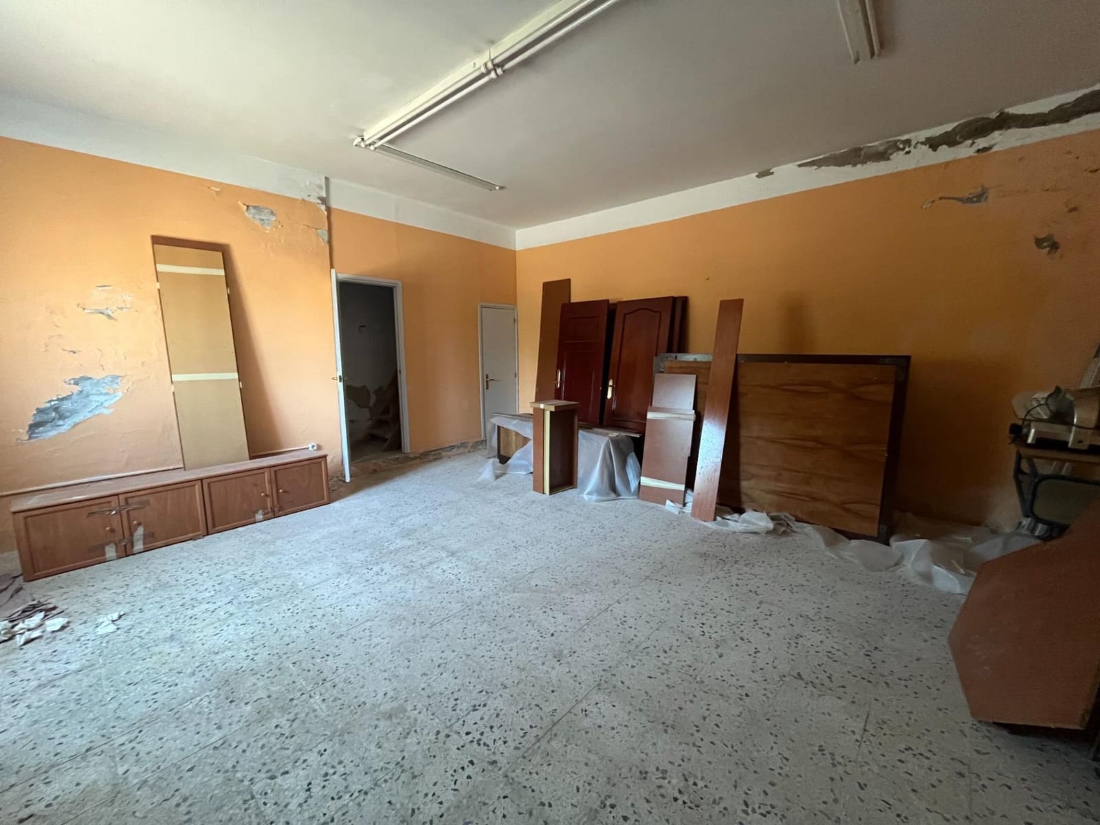 3 soverom Finca/Herregård til salgs i La Torre de Claramunt med garasje - € 170 000 (Ref: 9152139)