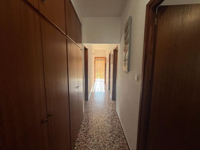 3 slaapkamer Finca/Landhuis te koop in La Torre de Claramunt met garage - € 170.000 (Ref: 9152139)