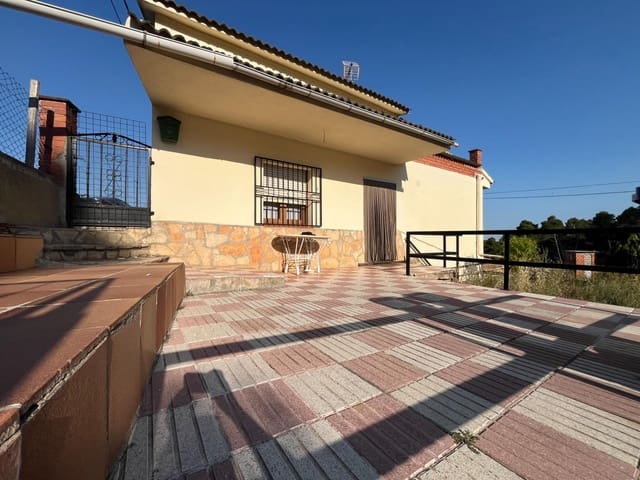 3 slaapkamer Finca/Landhuis te koop in La Torre de Claramunt met garage - € 170.000 (Ref: 9152139)