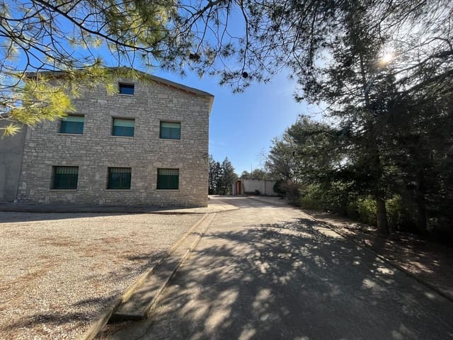 10 bedroom Finca/Country House for sale in Santa Maria de Miralles with pool - € 336,000 (Ref: 9242874)