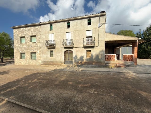 10 bedroom Finca/Country House for sale in Santa Maria de Miralles with pool - € 336,000 (Ref: 9242874)