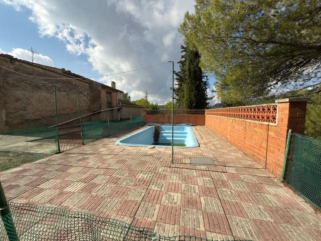 10 bedroom Finca/Country House for sale in Santa Maria de Miralles with pool - € 336,000 (Ref: 9242874)