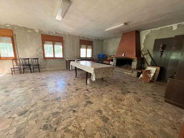 10 bedroom Finca/Country House for sale in Santa Maria de Miralles with pool - € 336,000 (Ref: 9242874)