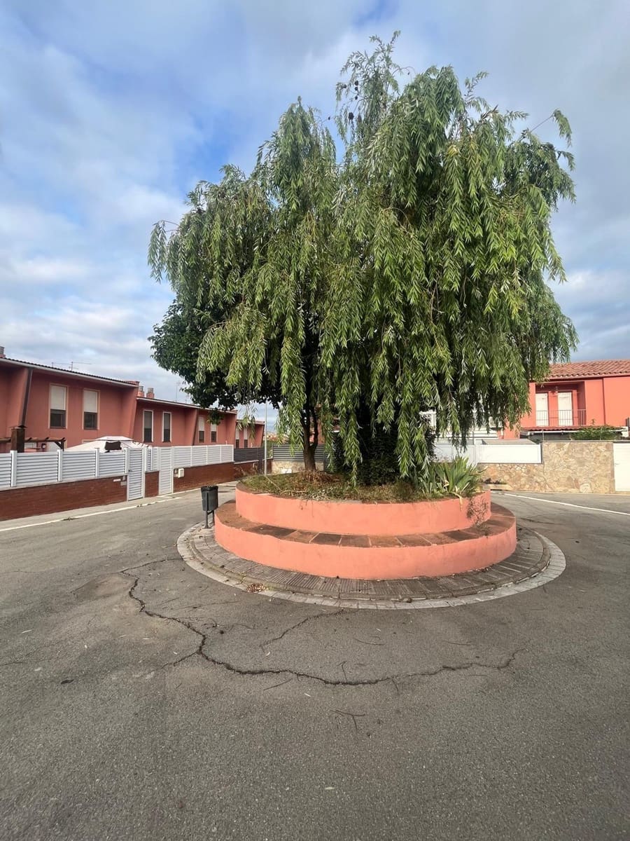 4 soveværelse Rækkehus til salg i Sant Sadurni d'Anoia med garage - € 350.000 (Ref: 9242875)