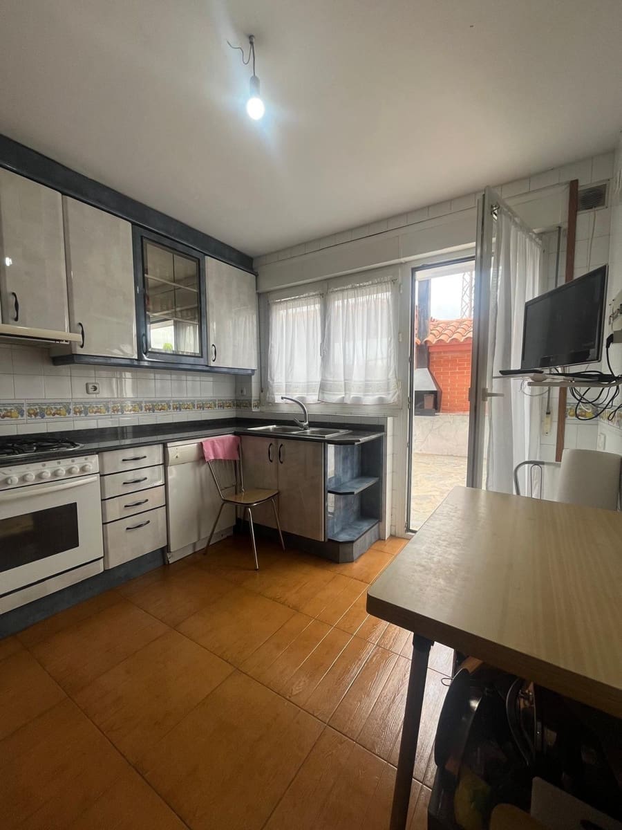 4 soveværelse Rækkehus til salg i Sant Sadurni d'Anoia med garage - € 350.000 (Ref: 9242875)