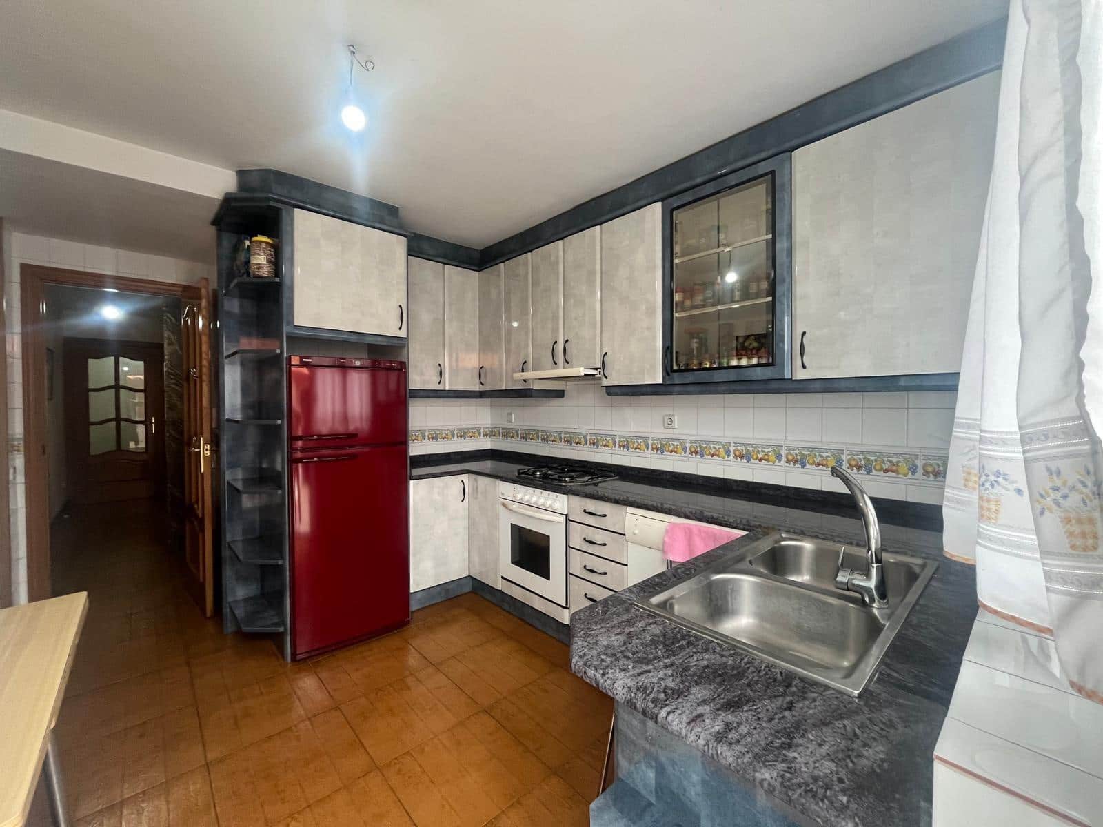 4 soveværelse Rækkehus til salg i Sant Sadurni d'Anoia med garage - € 350.000 (Ref: 9242875)