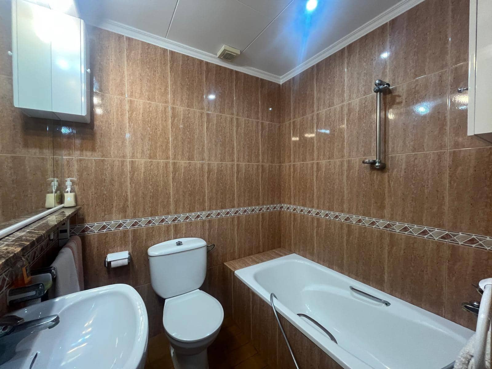 4 soveværelse Rækkehus til salg i Sant Sadurni d'Anoia med garage - € 350.000 (Ref: 9242875)