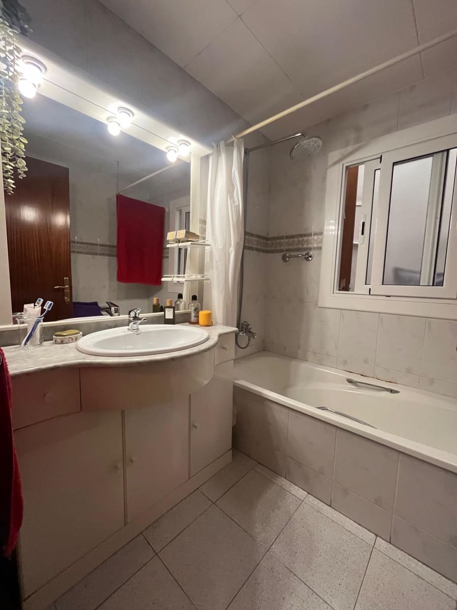 4 makuuhuone Omakotitalo myytävänä paikassa Terrassa mukana 
autotalli - 410 000 € (Ref: 9248180)