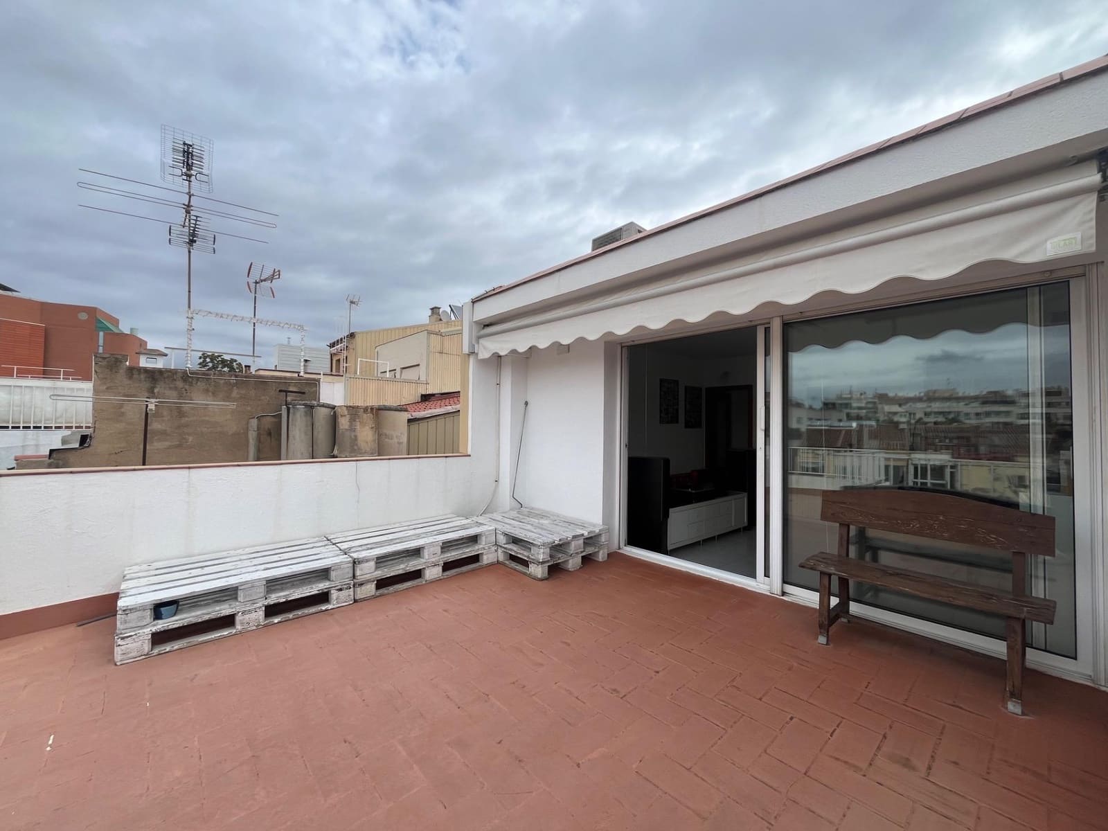 4 makuuhuone Omakotitalo myytävänä paikassa Terrassa mukana 
autotalli - 410 000 € (Ref: 9248180)