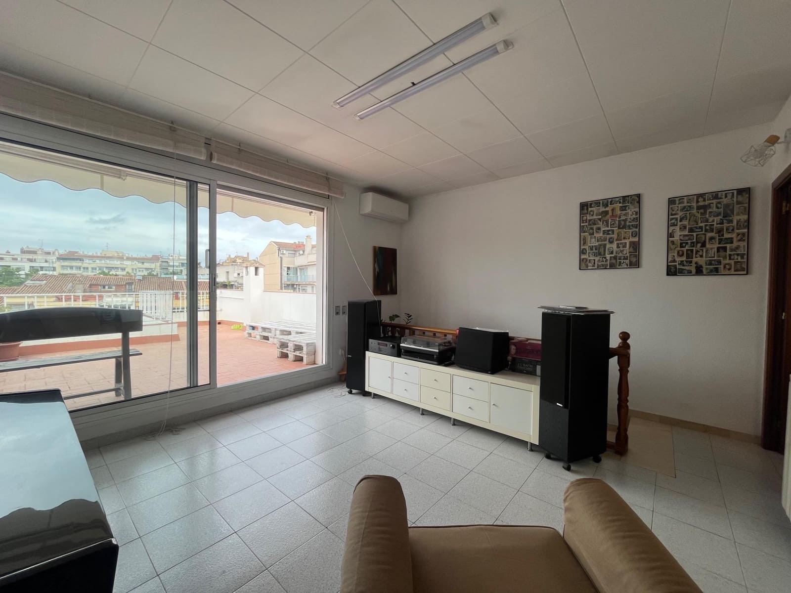 4 makuuhuone Omakotitalo myytävänä paikassa Terrassa mukana 
autotalli - 410 000 € (Ref: 9248180)