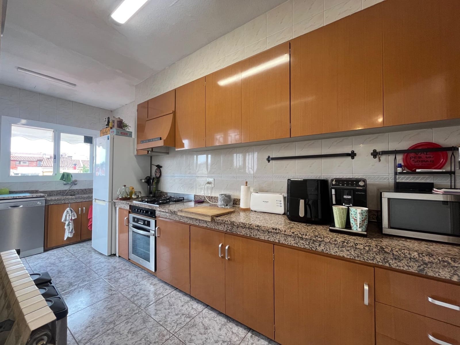 4 makuuhuone Omakotitalo myytävänä paikassa Terrassa mukana 
autotalli - 410 000 € (Ref: 9248180)