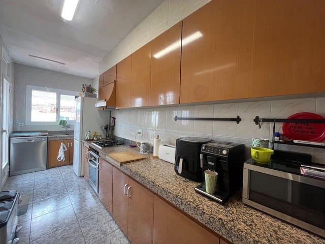 Casa de 4 habitaciones en Terrassa en venta con garaje - 398.000 € (Ref: 9248180)