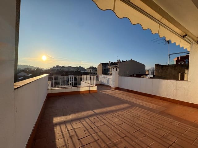 4 slaapkamer Huis te koop in Terrassa met garage - € 398.000 (Ref: 9248180)