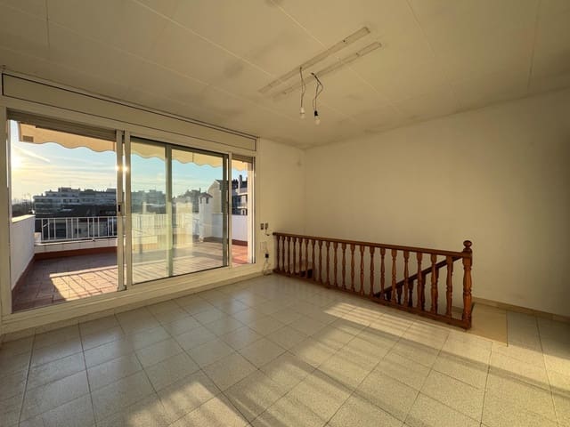 4 slaapkamer Huis te koop in Terrassa met garage - € 398.000 (Ref: 9248180)