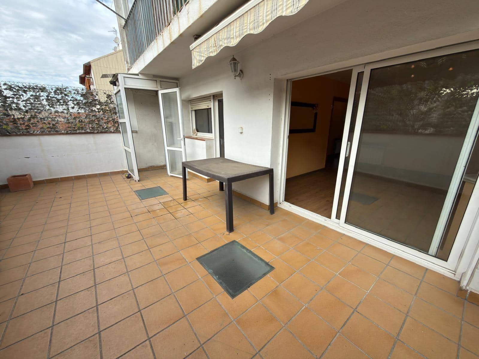 2 slaapkamer Flat te koop in Odena met garage - € 220.000 (Ref: 9276330)