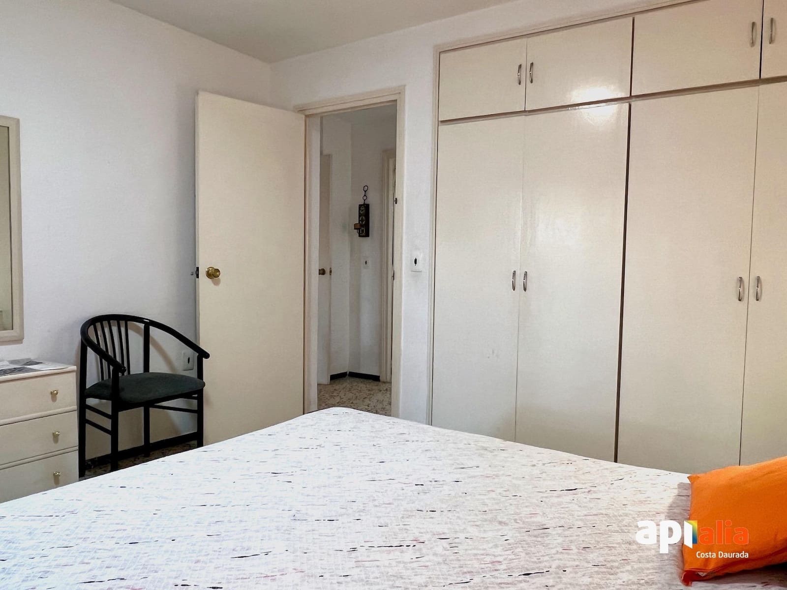 3 slaapkamer Flat te koop in Salou met zwembad - € 140.000 (Ref: 9294393)