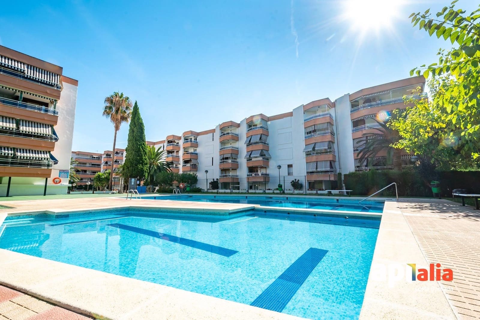 3 slaapkamer Flat te koop in Salou met zwembad - € 140.000 (Ref: 9294393)