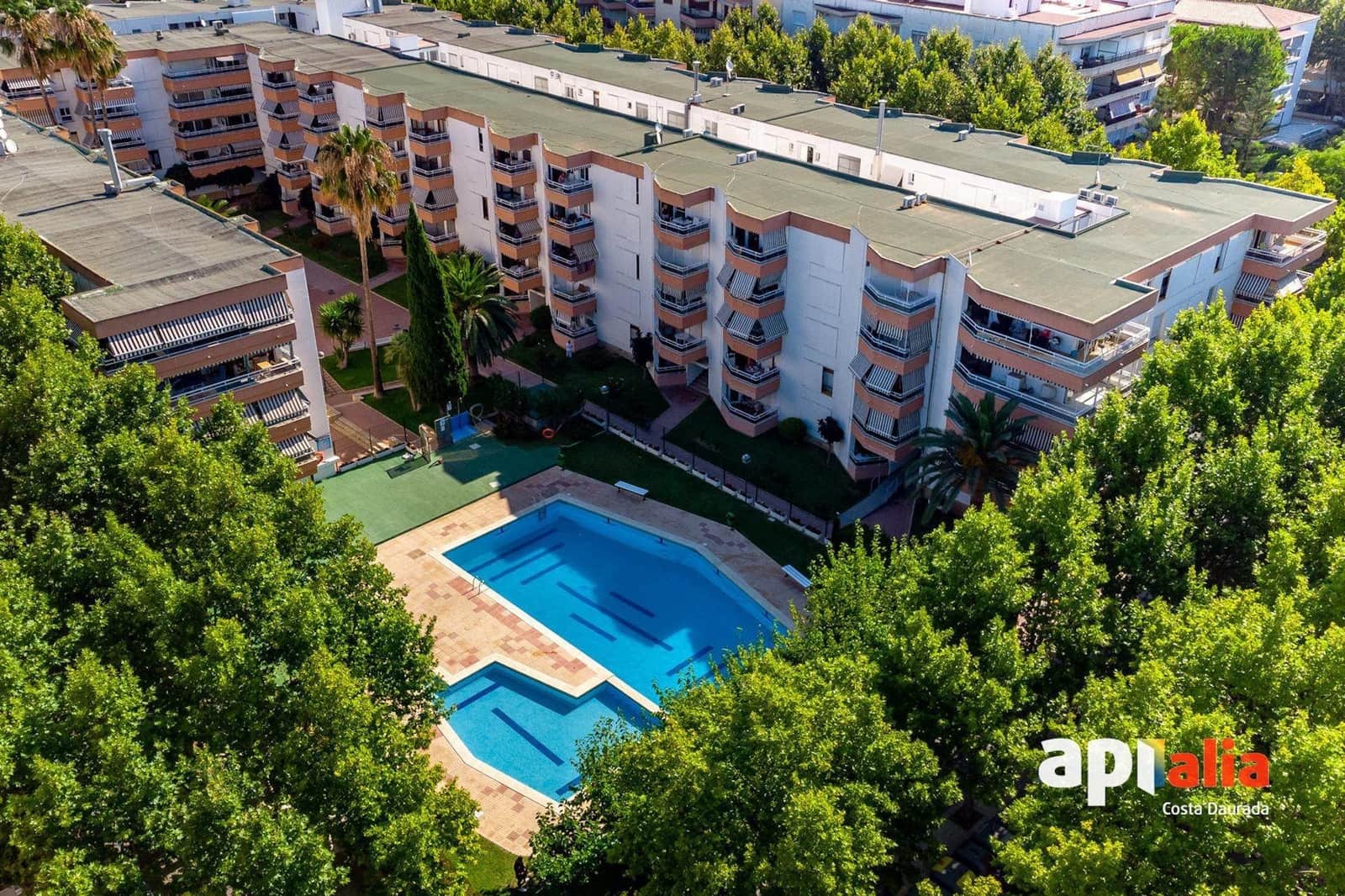 3 slaapkamer Flat te koop in Salou met zwembad - € 140.000 (Ref: 9294393)