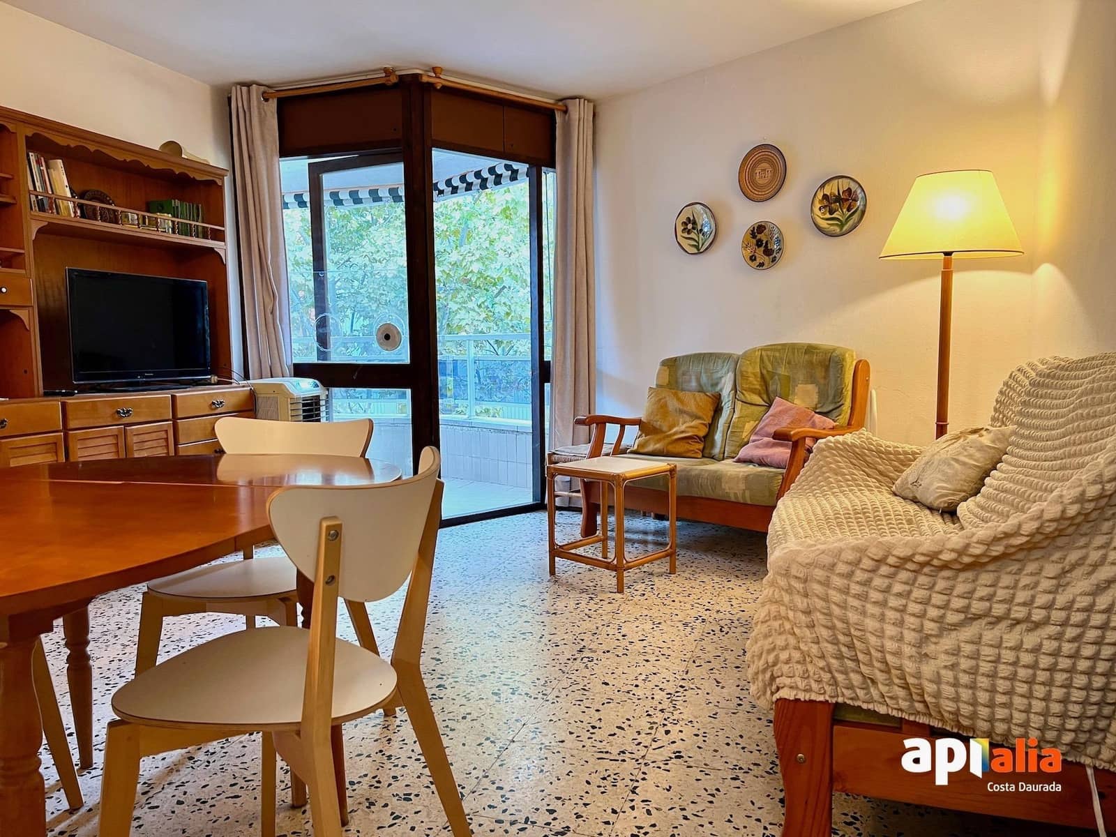 3 slaapkamer Flat te koop in Salou met zwembad - € 140.000 (Ref: 9294393)